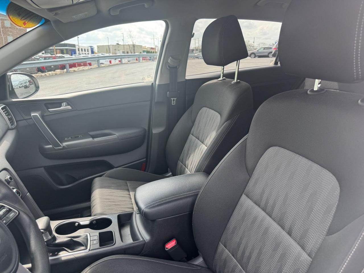 Kia Sportage Vehicle Full-screen Gallery Image 20