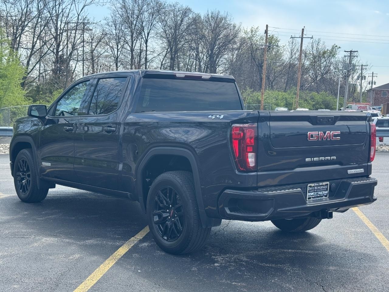 GMC Sierra 1500 Vehicle Full-screen Gallery Image 05