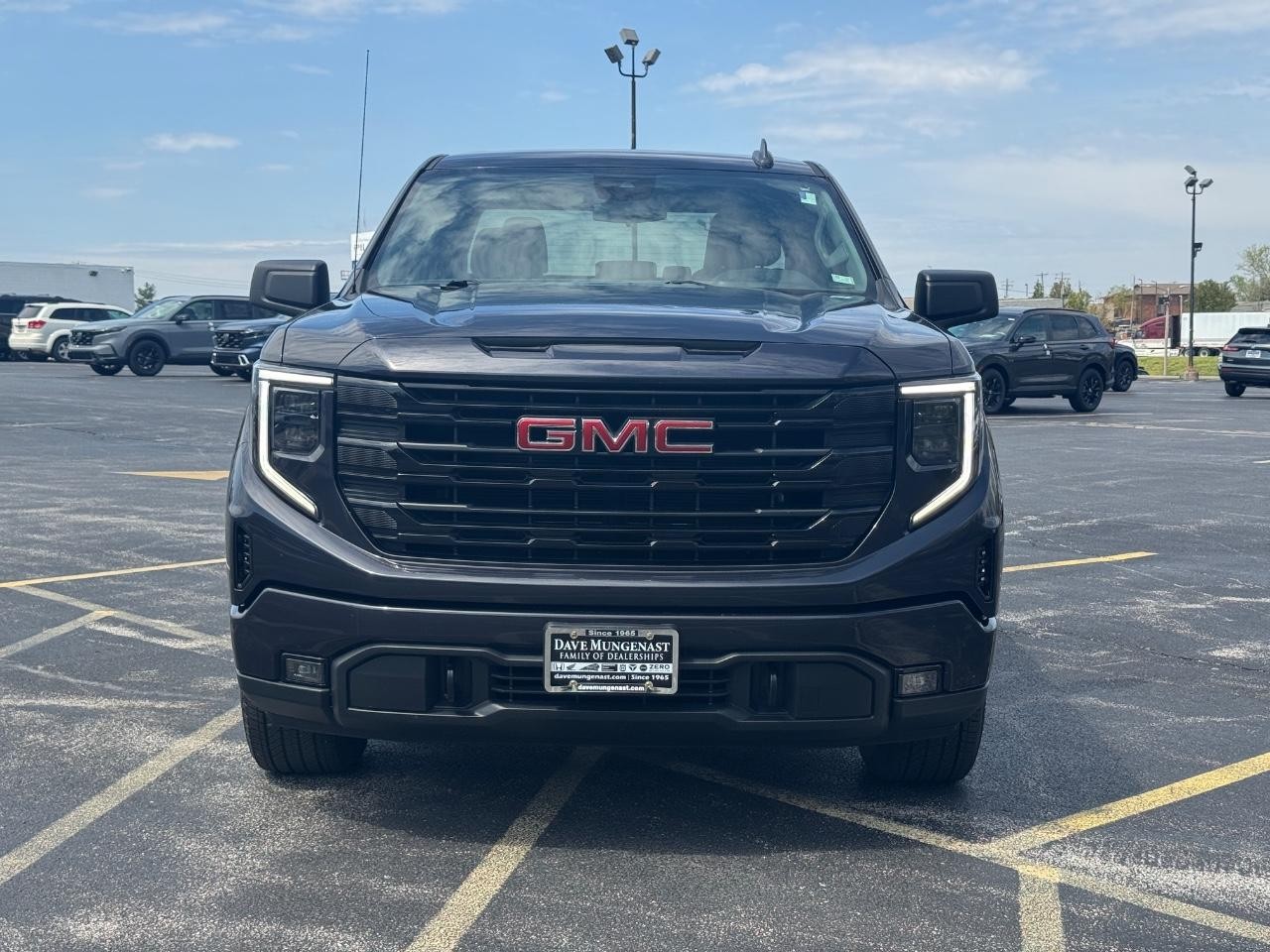 GMC Sierra 1500 Vehicle Full-screen Gallery Image 08
