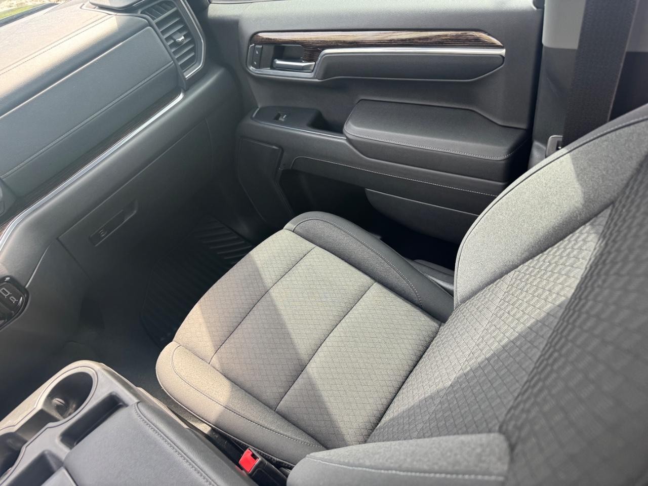 GMC Sierra 1500 Vehicle Full-screen Gallery Image 14
