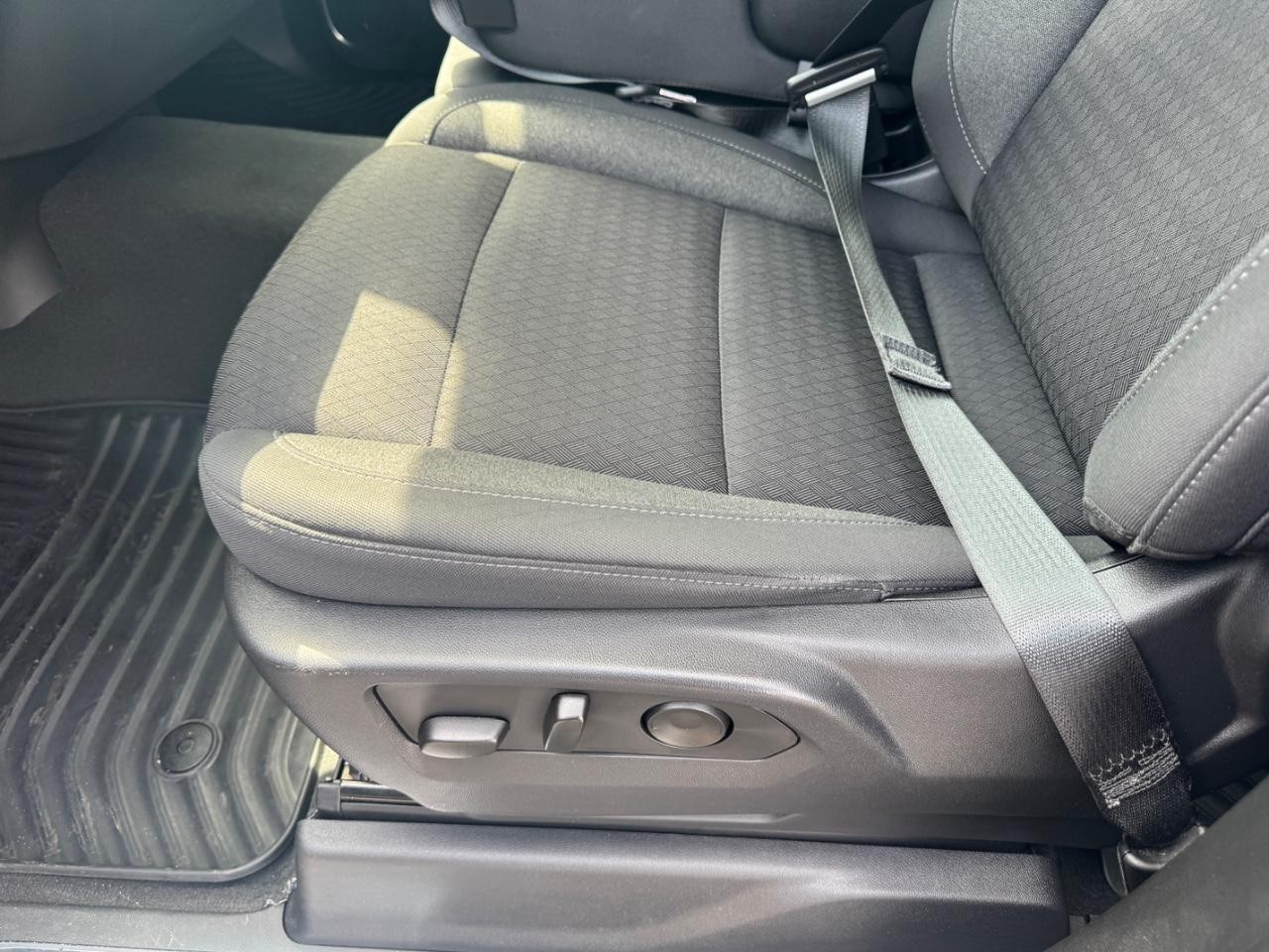 GMC Sierra 1500 Vehicle Full-screen Gallery Image 17