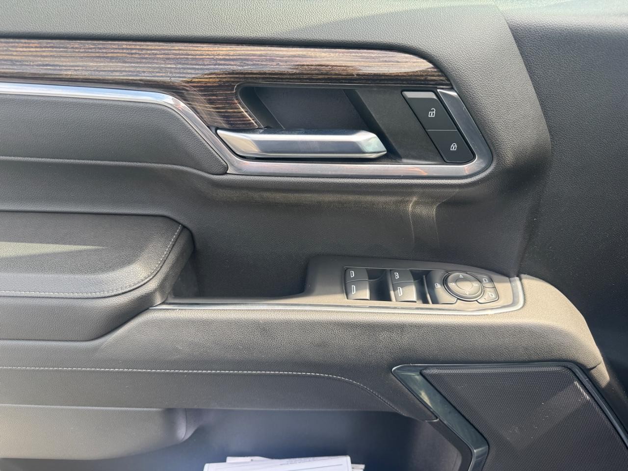 GMC Sierra 1500 Vehicle Full-screen Gallery Image 21