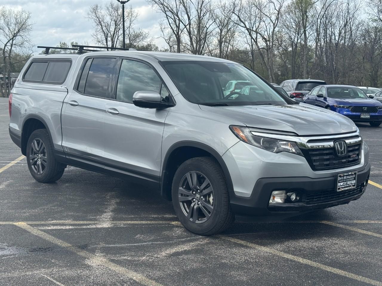 Honda Ridgeline Vehicle Full-screen Gallery Image 02
