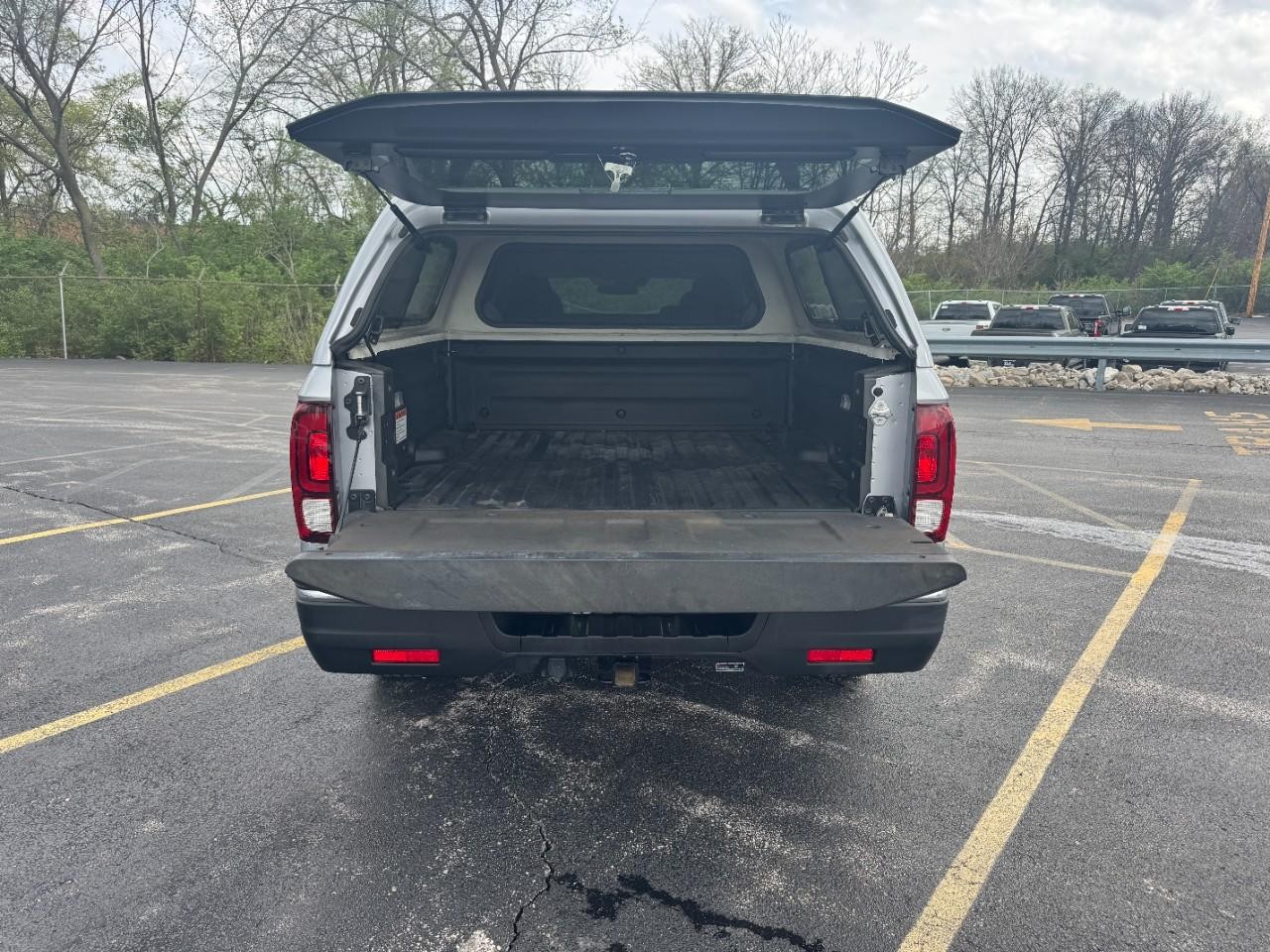 Honda Ridgeline Vehicle Full-screen Gallery Image 05