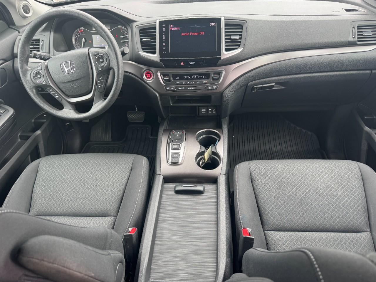 Honda Ridgeline Vehicle Full-screen Gallery Image 12