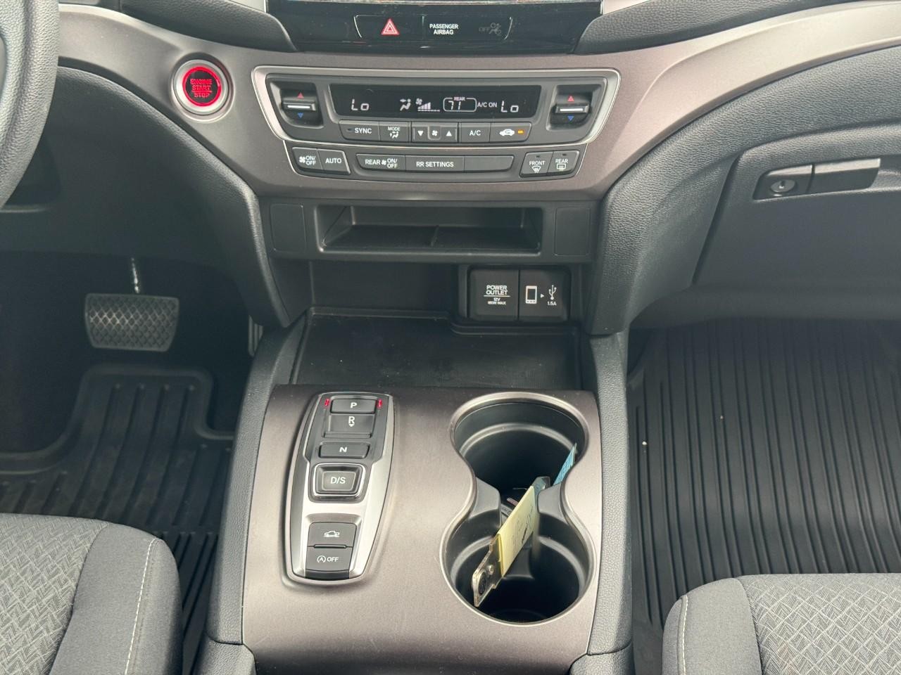 Honda Ridgeline Vehicle Full-screen Gallery Image 15