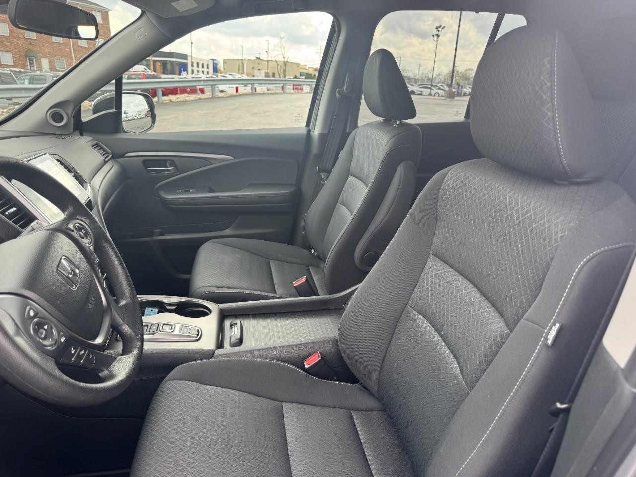 Honda Ridgeline Vehicle Full-screen Gallery Image 18