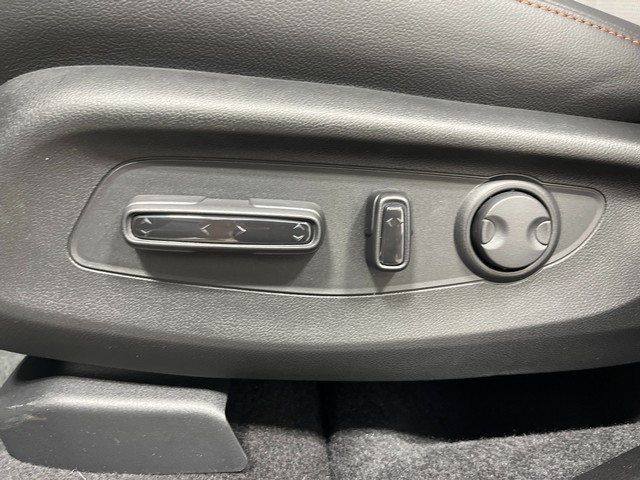 Honda CR-V Hybrid Vehicle Full-screen Gallery Image 14