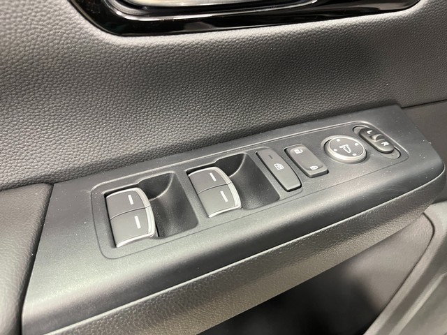 Honda CR-V Hybrid Vehicle Full-screen Gallery Image 15