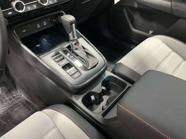 Honda CR-V Hybrid Vehicle Full-screen Gallery Image 23