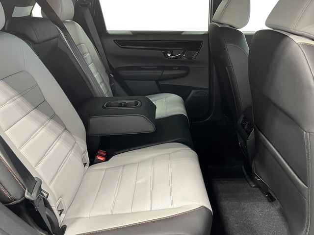 Honda CR-V Hybrid Vehicle Full-screen Gallery Image 28