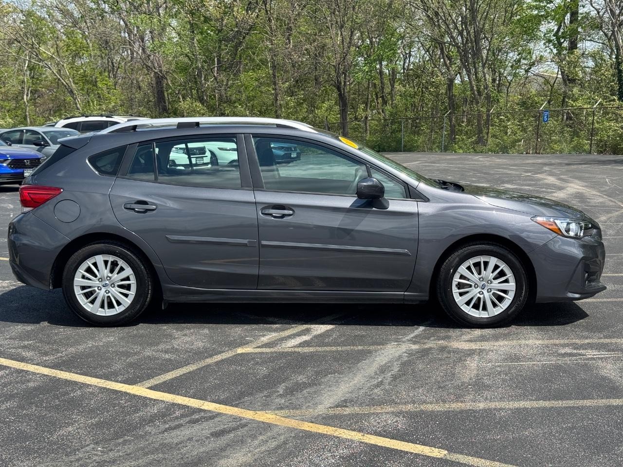 Subaru Impreza Vehicle Full-screen Gallery Image 03