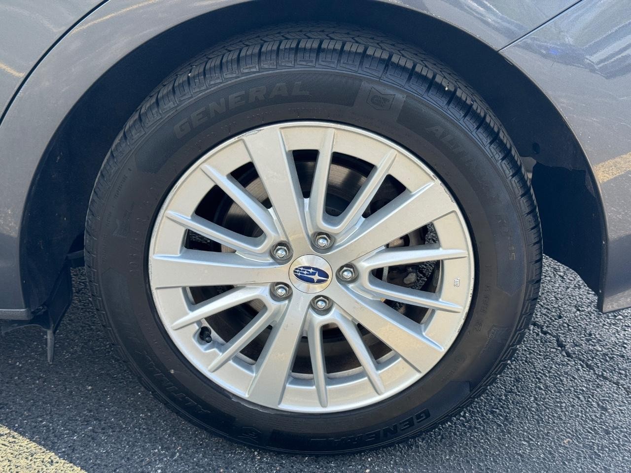 Subaru Impreza Vehicle Full-screen Gallery Image 09