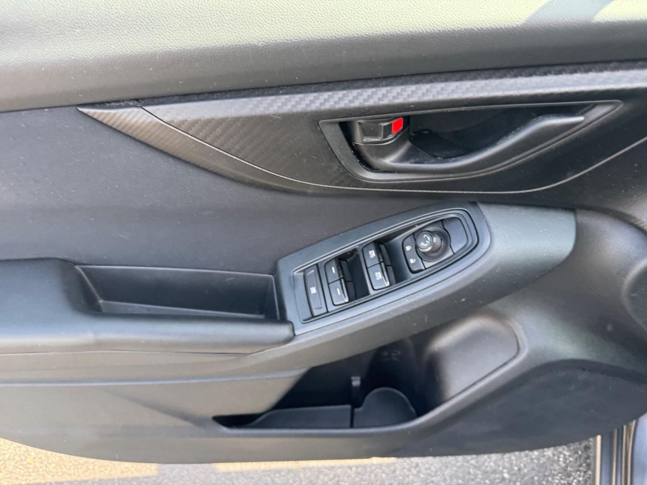 Subaru Impreza Vehicle Full-screen Gallery Image 20