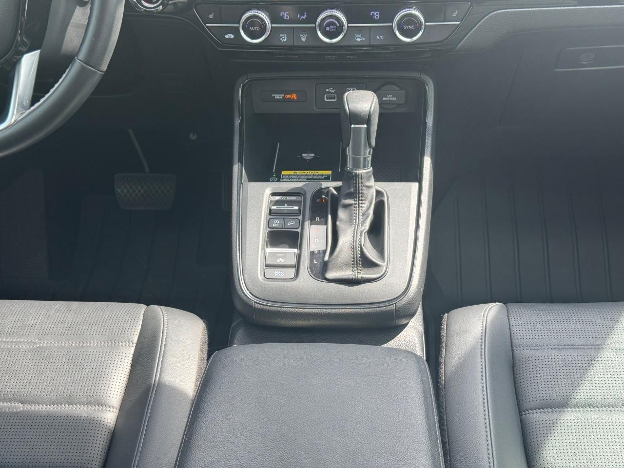 Honda CR-V Vehicle Full-screen Gallery Image 15