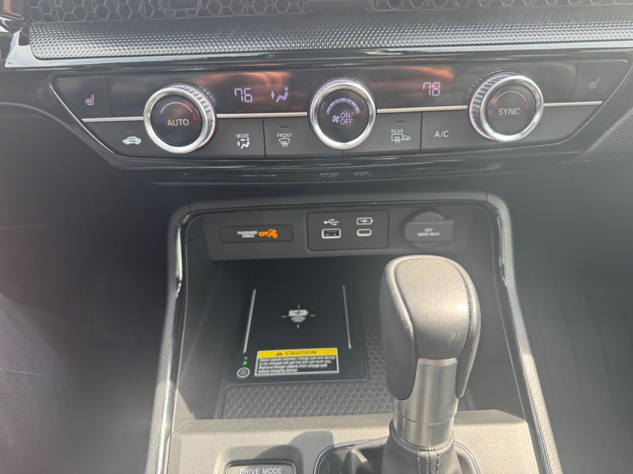 Honda CR-V Vehicle Full-screen Gallery Image 25