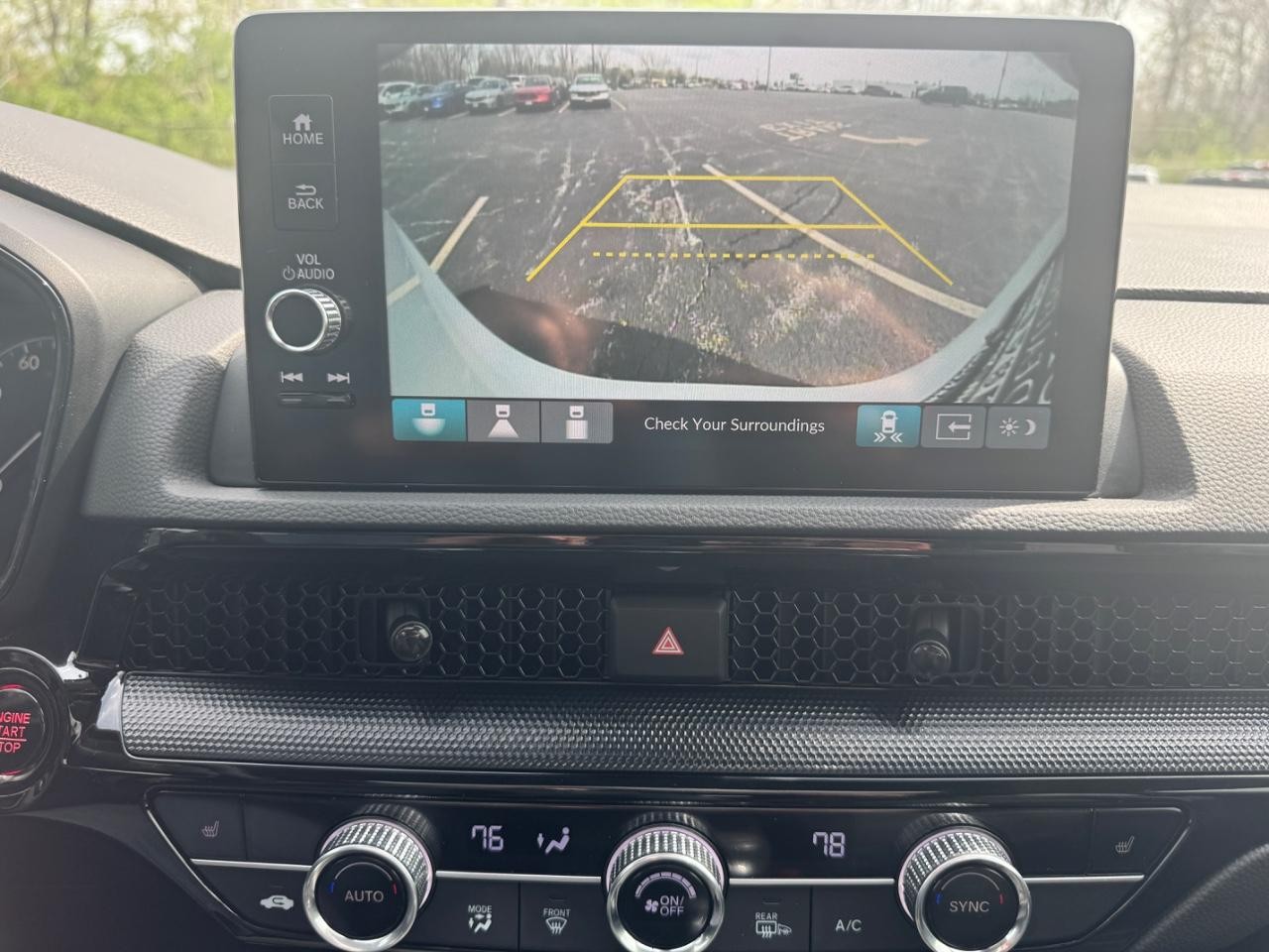 Honda CR-V Vehicle Full-screen Gallery Image 26