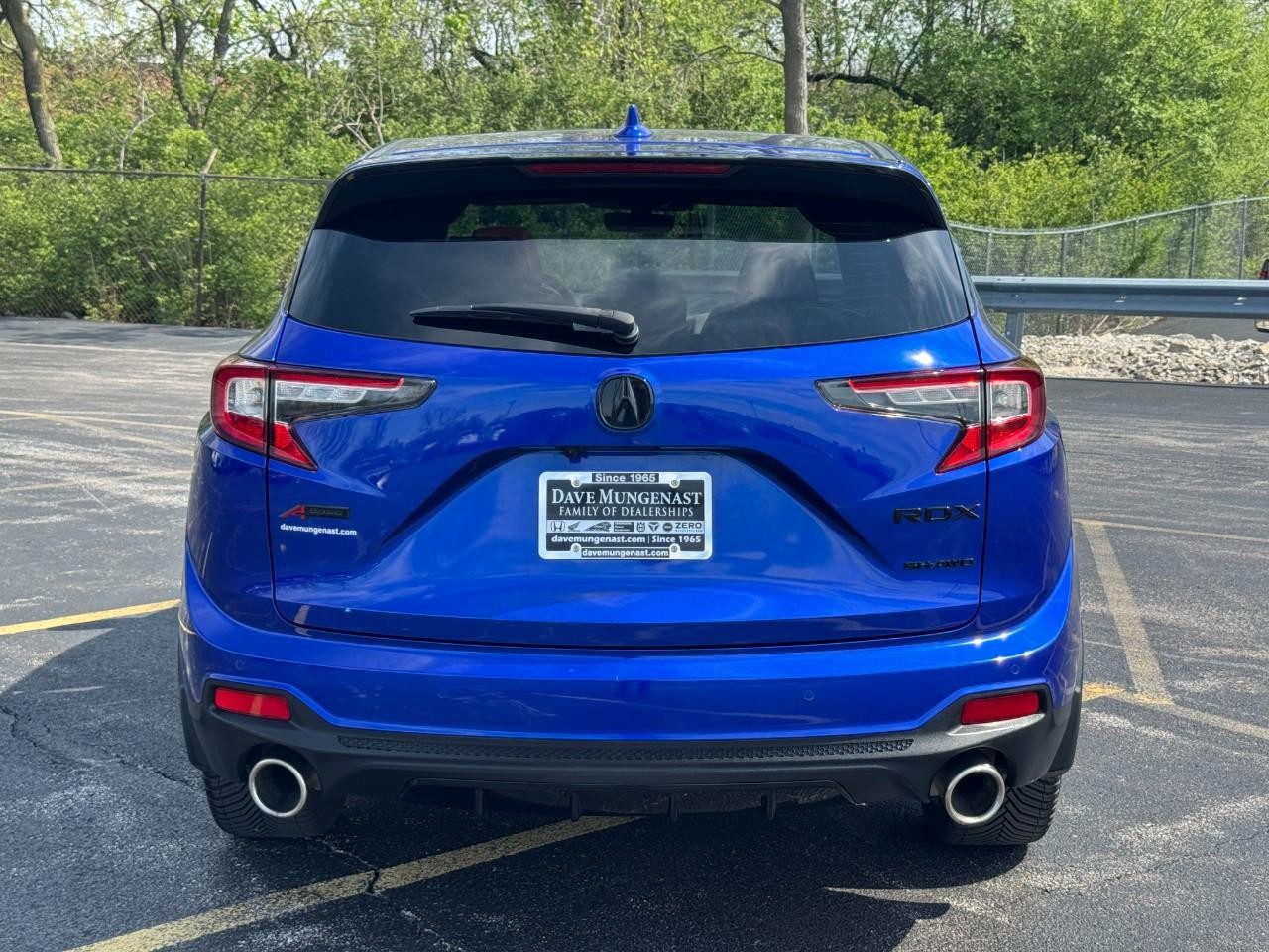 Acura RDX Vehicle Full-screen Gallery Image 09