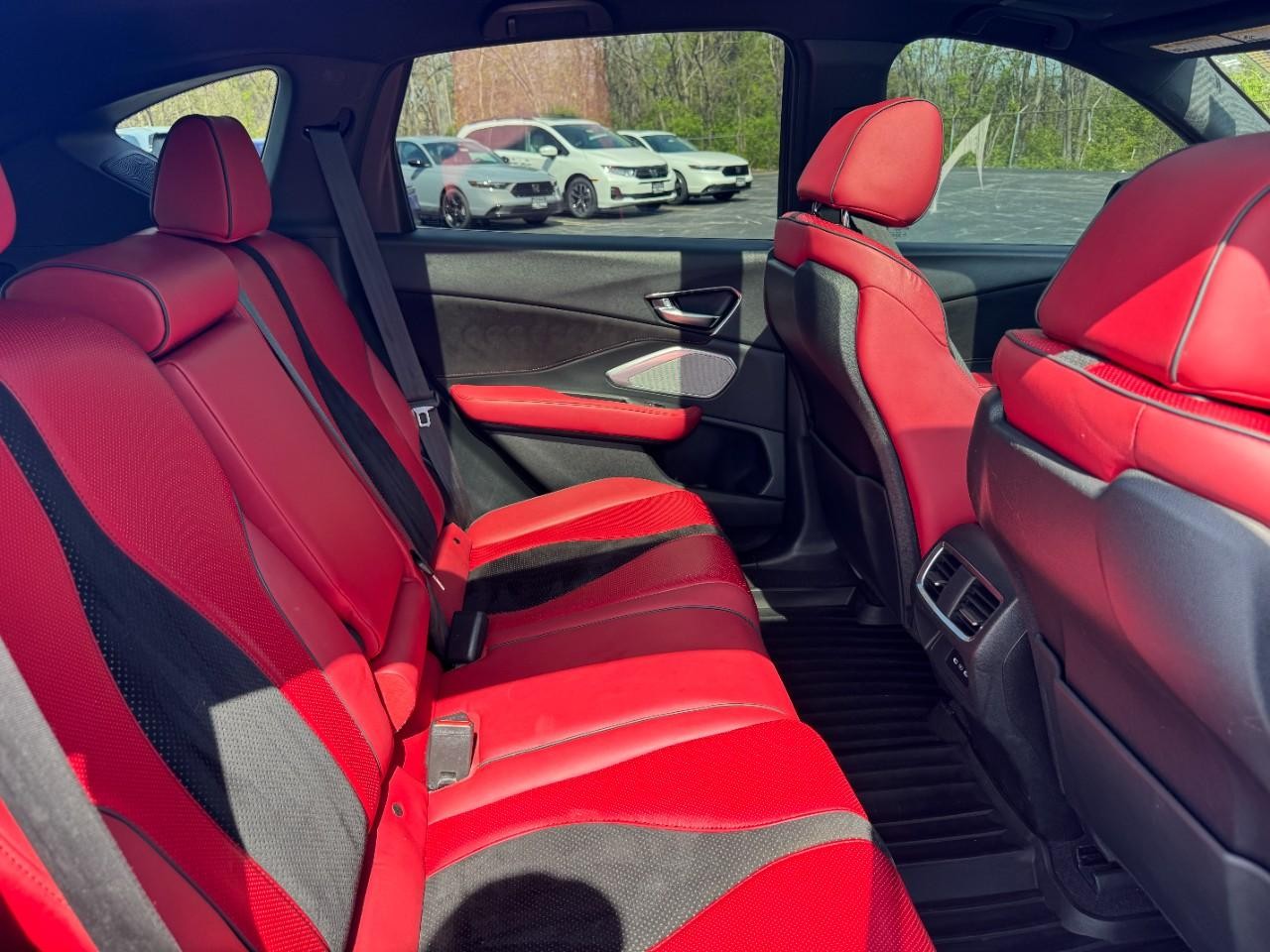 Acura RDX Vehicle Full-screen Gallery Image 14