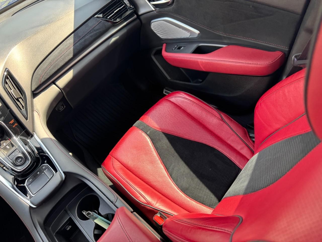 Acura RDX Vehicle Full-screen Gallery Image 19