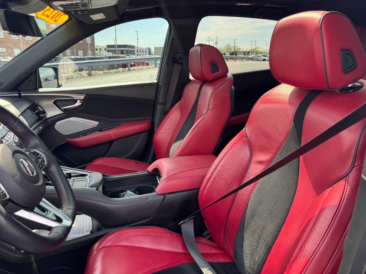 Acura RDX Vehicle Full-screen Gallery Image 22