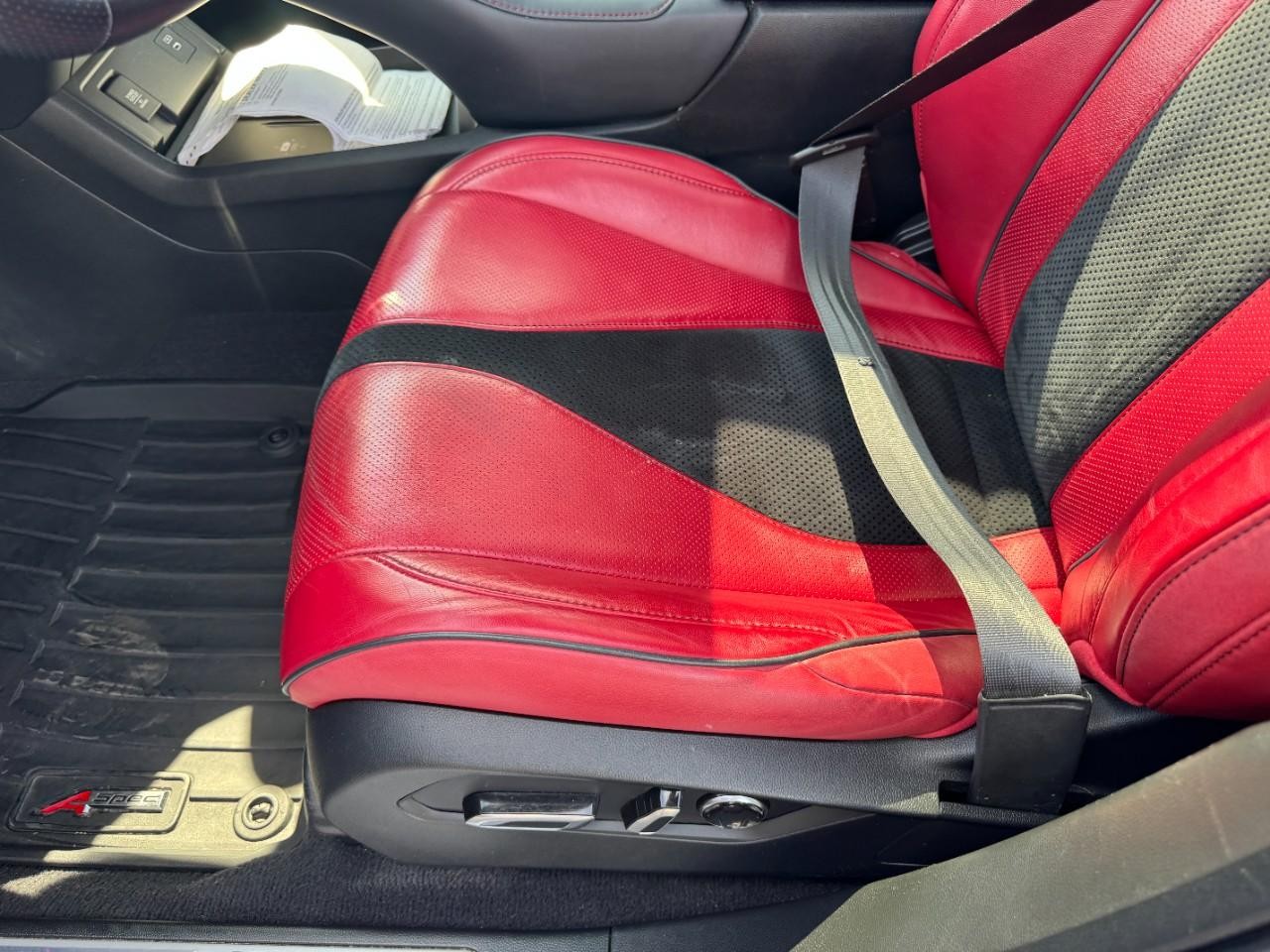 Acura RDX Vehicle Full-screen Gallery Image 23