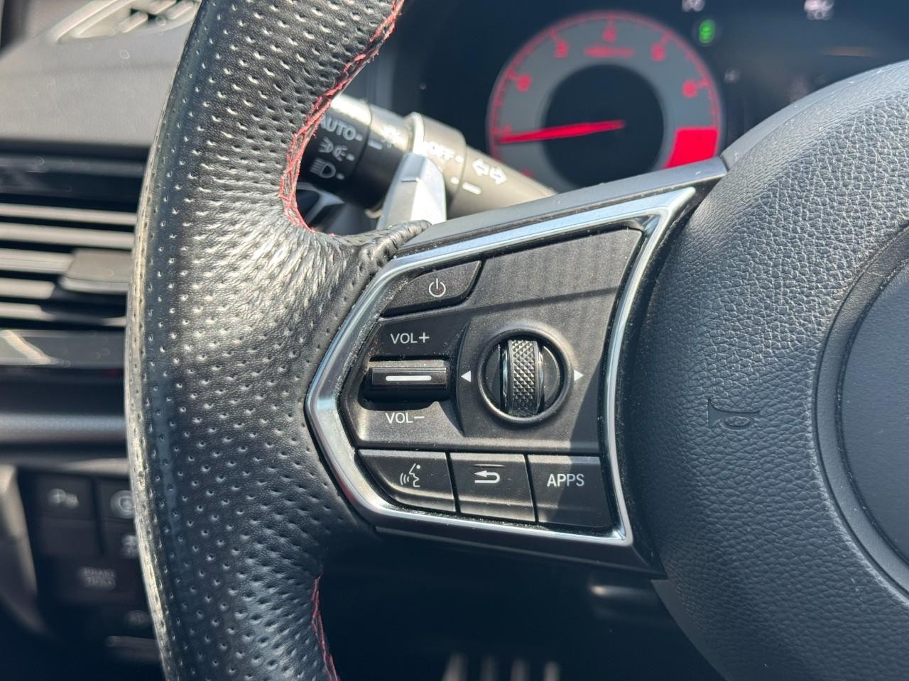 Acura RDX Vehicle Full-screen Gallery Image 25