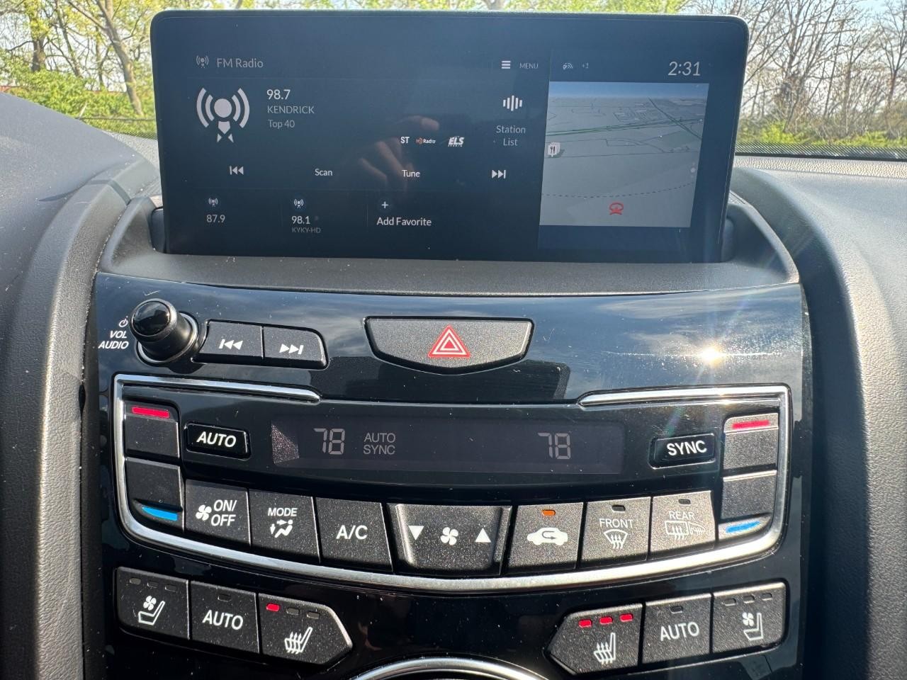 Acura RDX Vehicle Full-screen Gallery Image 28