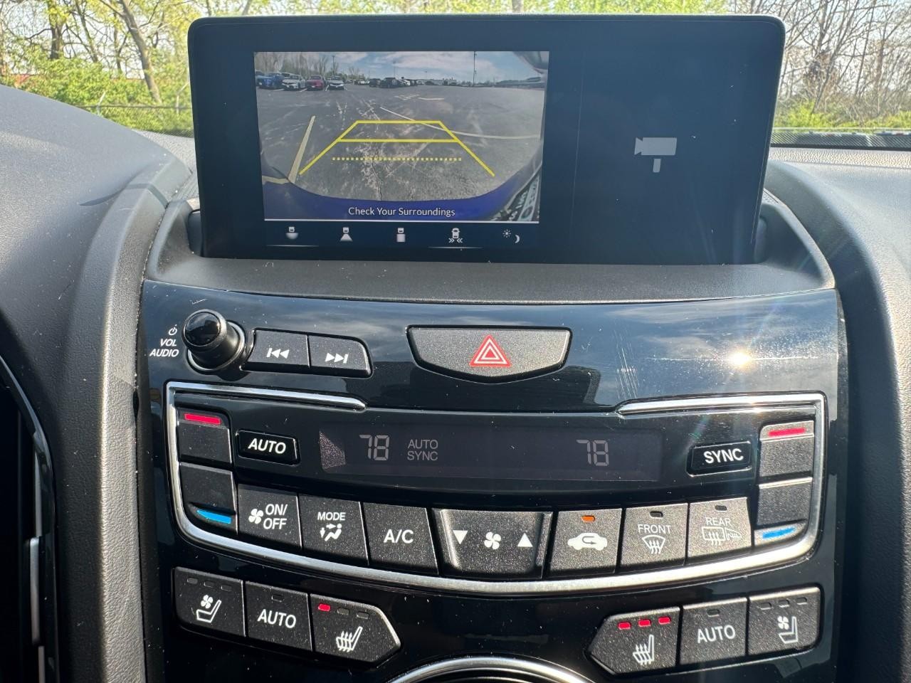 Acura RDX Vehicle Full-screen Gallery Image 30