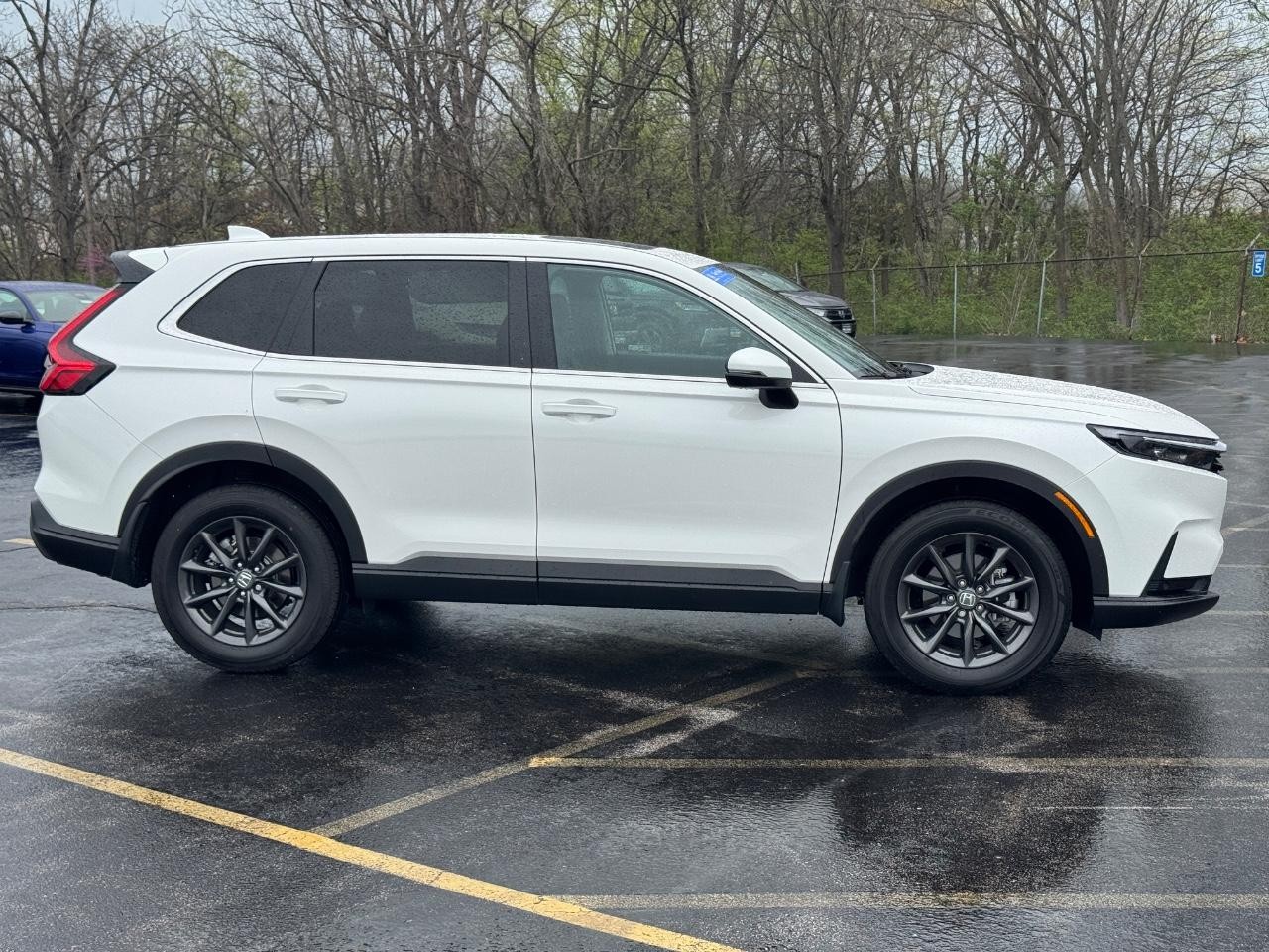 View vehicle photo 3