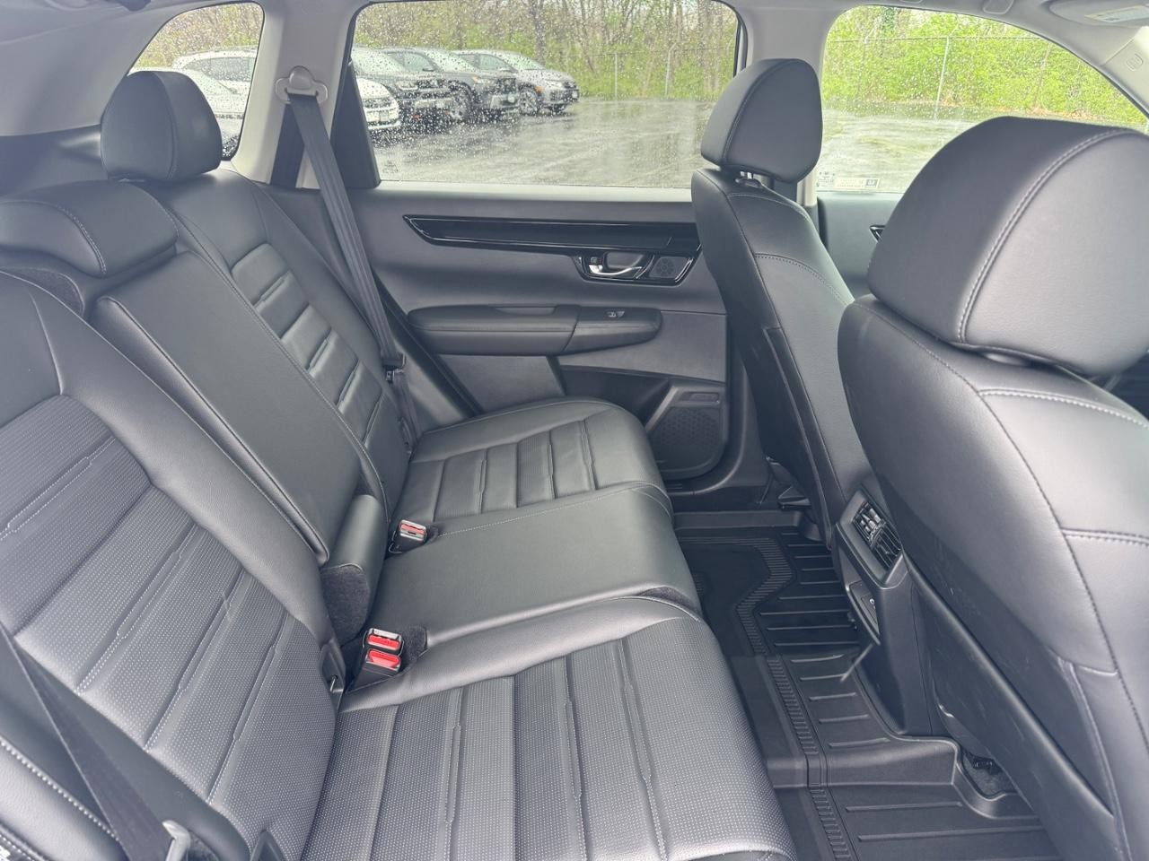 Honda CR-V Vehicle Full-screen Gallery Image 14