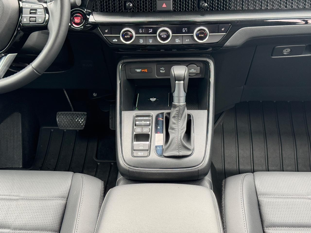 Honda CR-V Vehicle Full-screen Gallery Image 16