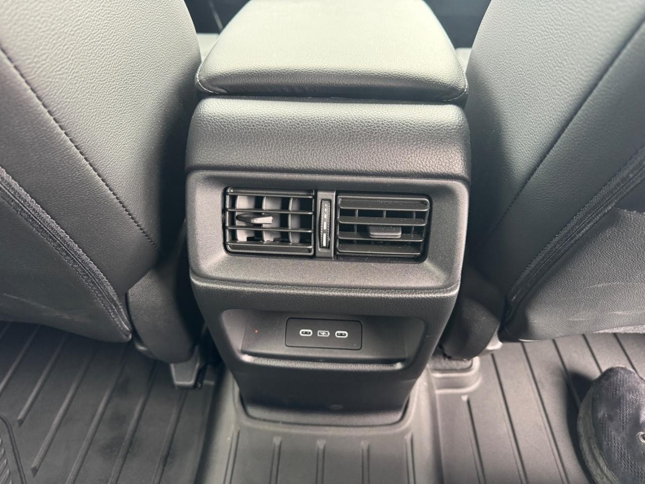 Honda CR-V Vehicle Full-screen Gallery Image 20