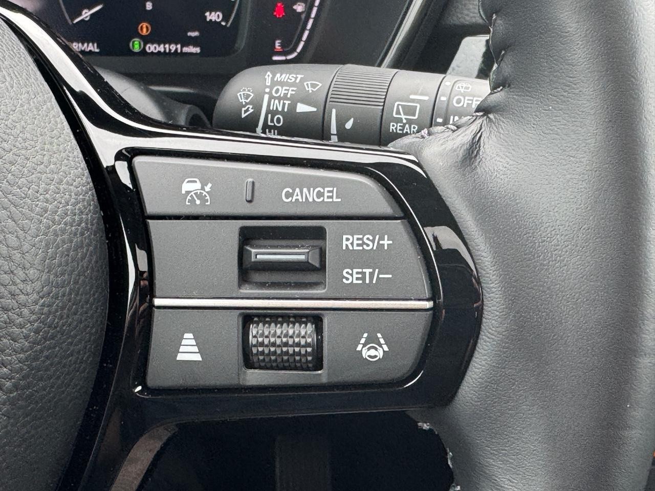 Honda CR-V Vehicle Full-screen Gallery Image 24