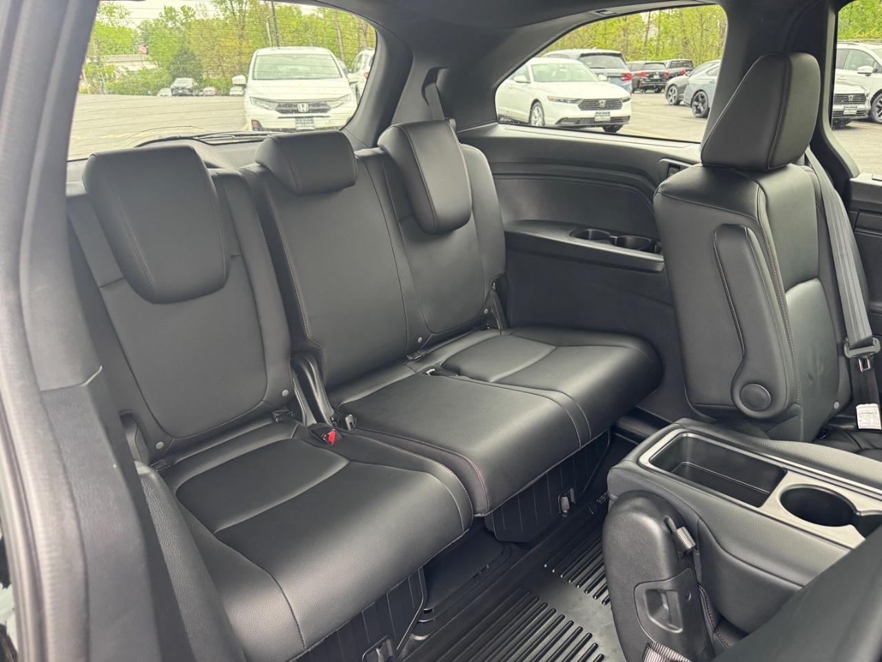 Honda Odyssey Vehicle Full-screen Gallery Image 14