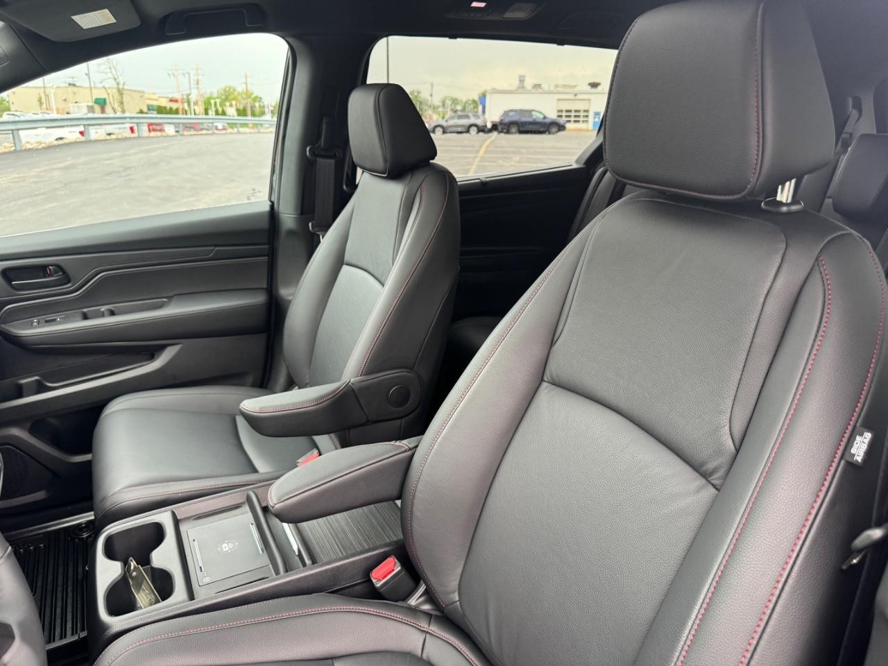 Honda Odyssey Vehicle Full-screen Gallery Image 19