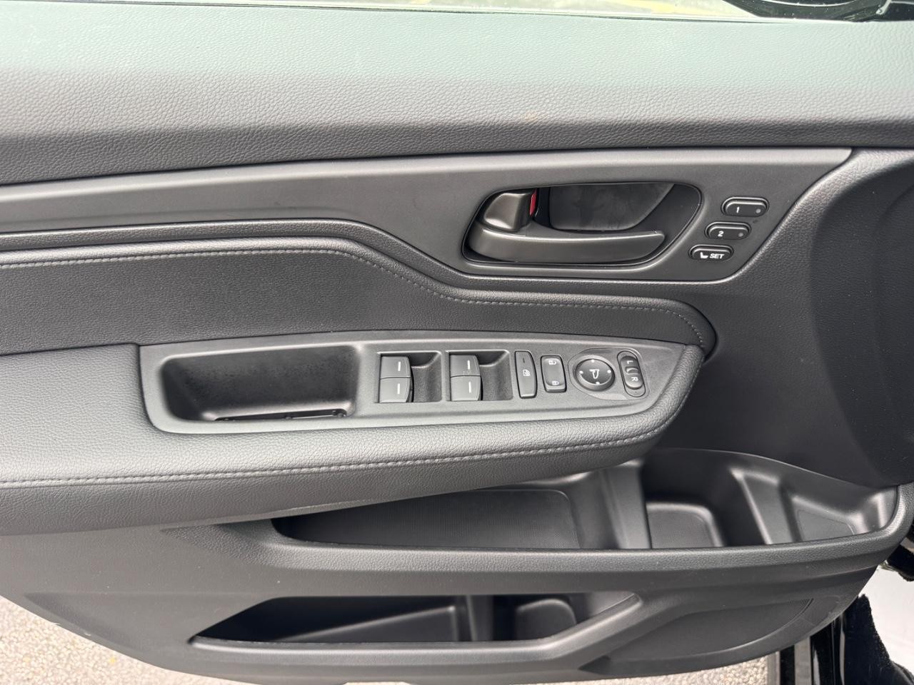 Honda Odyssey Vehicle Full-screen Gallery Image 21