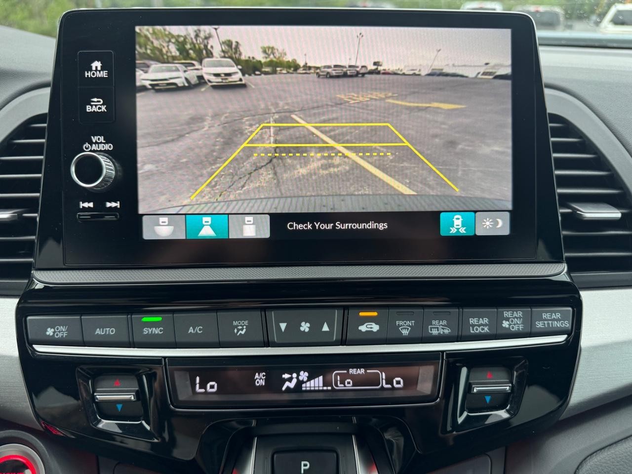 Honda Odyssey Vehicle Full-screen Gallery Image 24