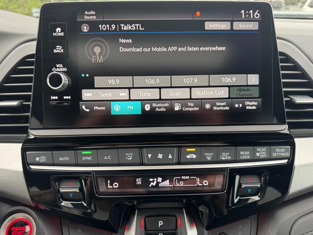 Honda Odyssey Vehicle Full-screen Gallery Image 25
