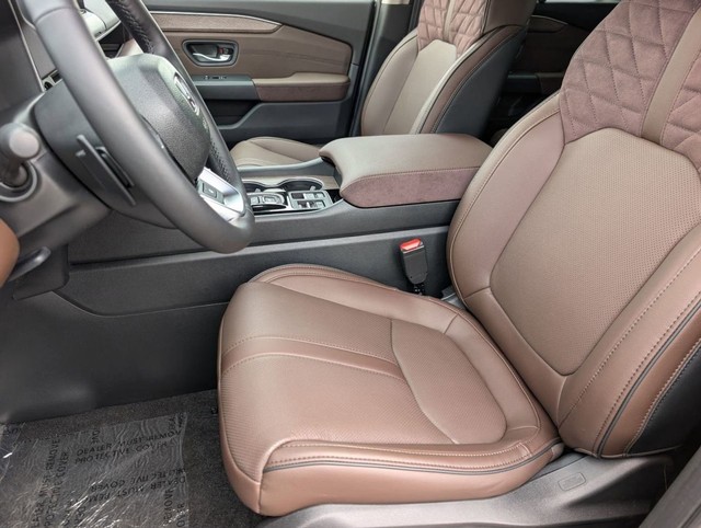 Honda Pilot Vehicle Full-screen Gallery Image 12