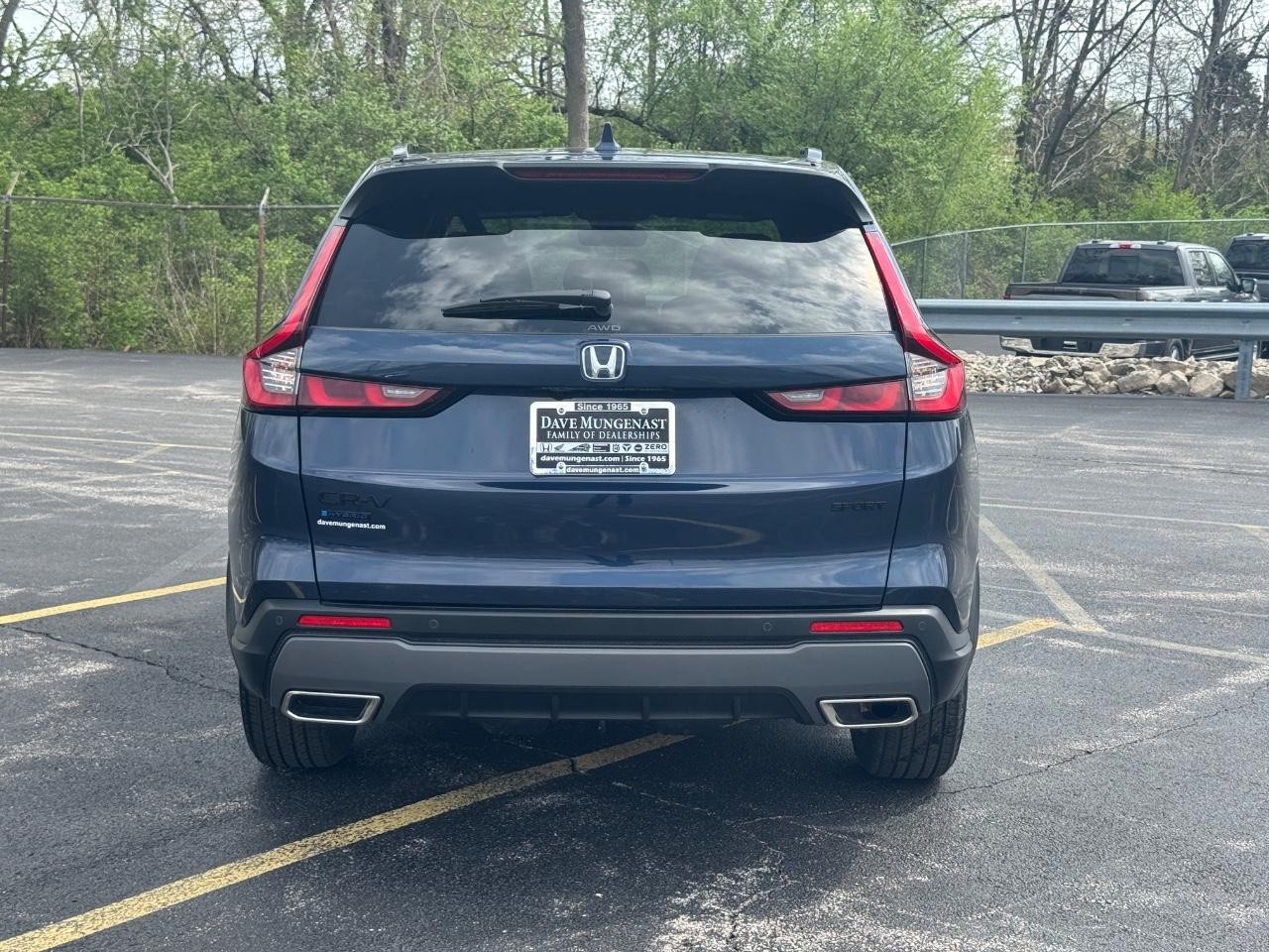 View vehicle photo 4