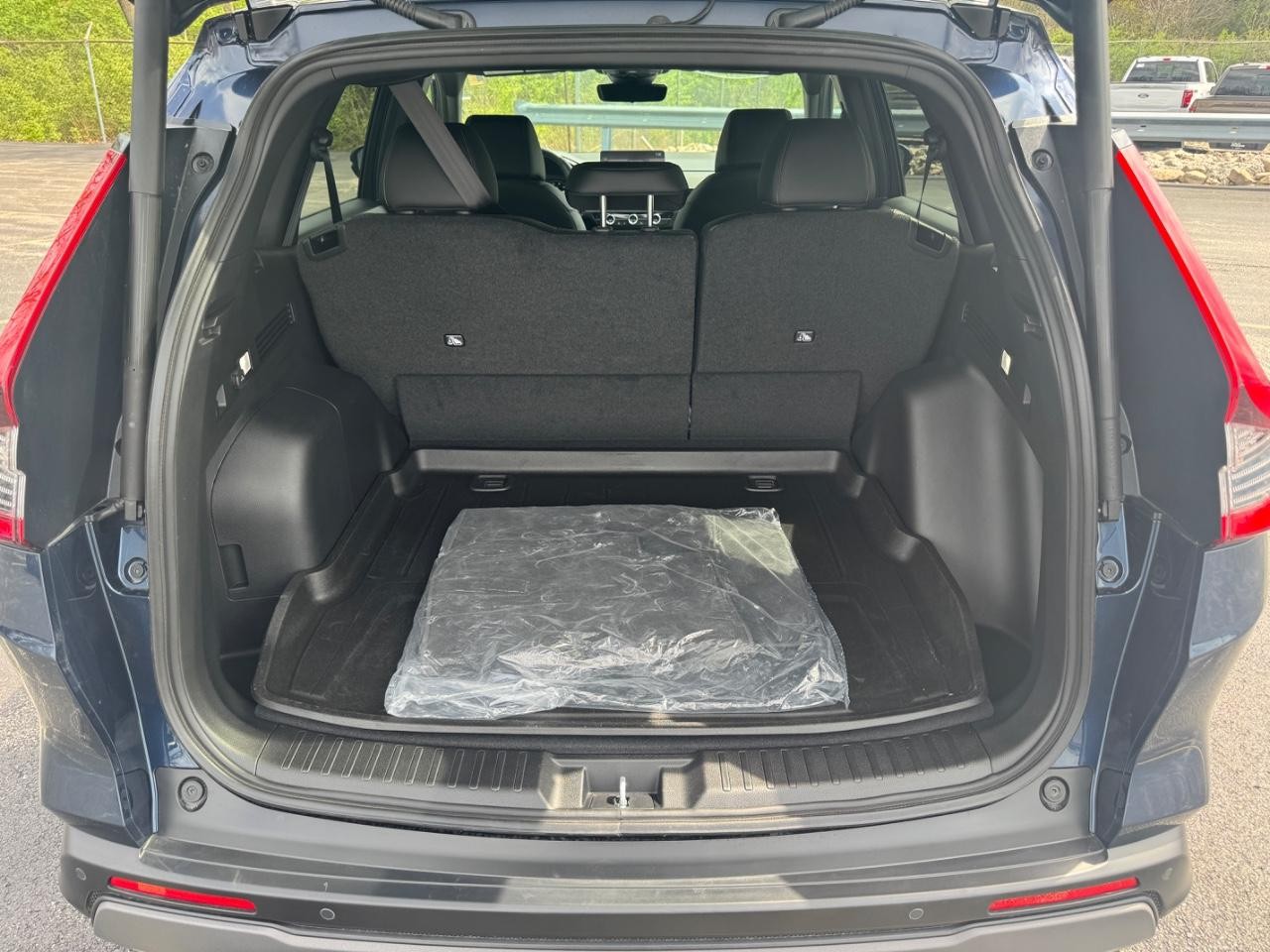 View vehicle photo 5