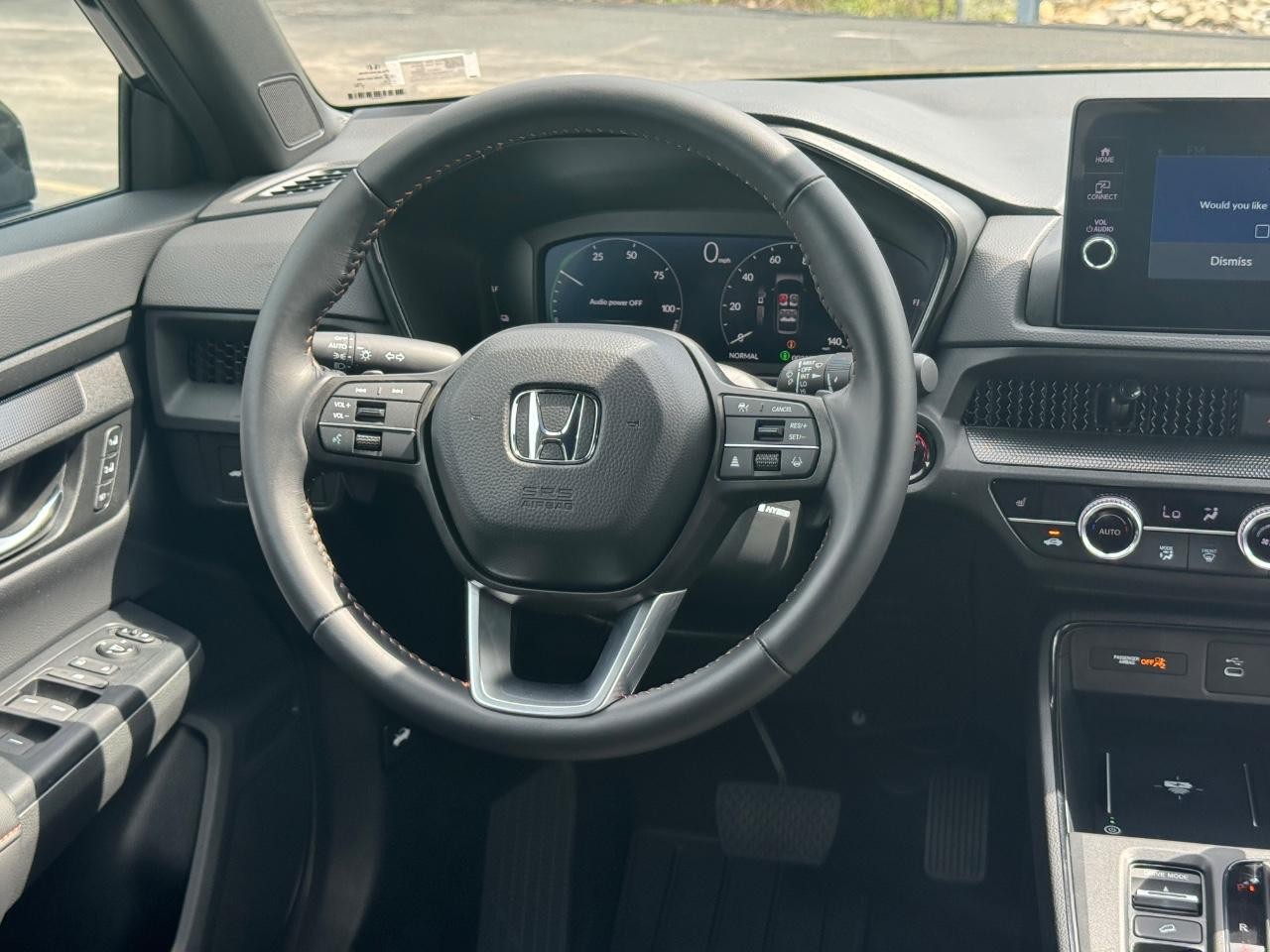 Honda CR-V Hybrid Vehicle Full-screen Gallery Image 15