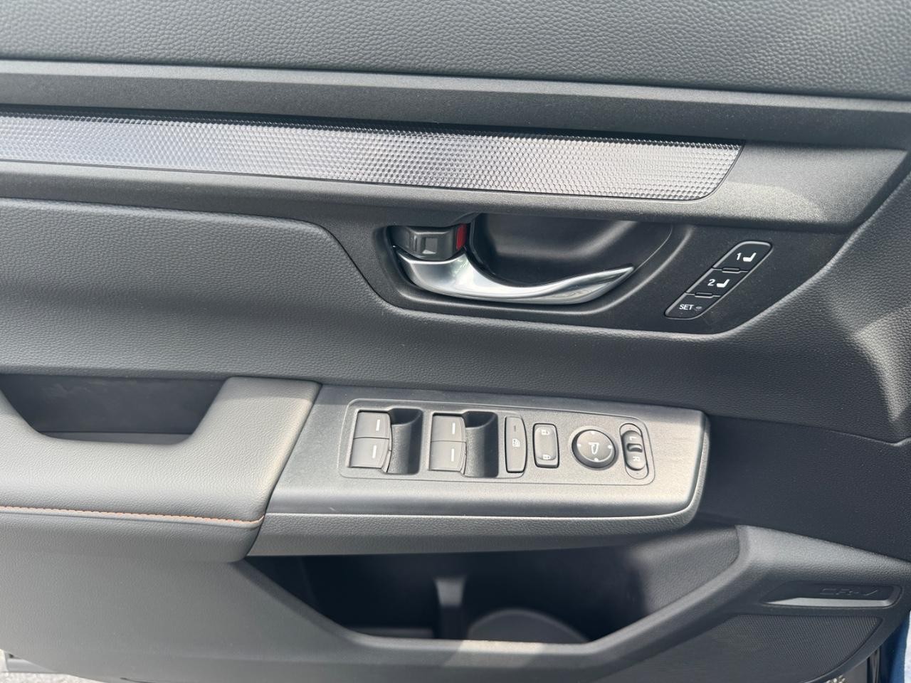 Honda CR-V Hybrid Vehicle Full-screen Gallery Image 19