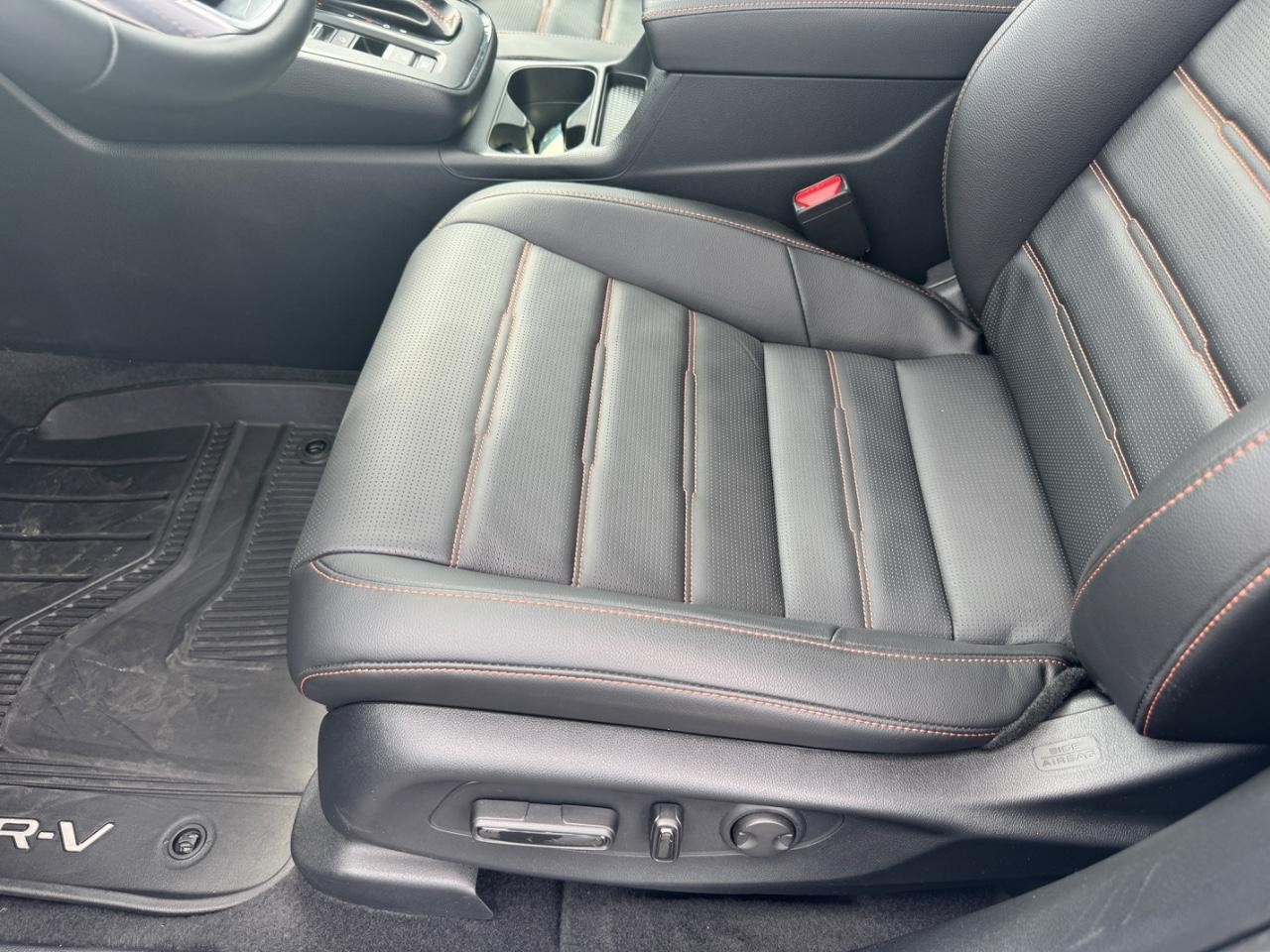 Honda CR-V Hybrid Vehicle Full-screen Gallery Image 20