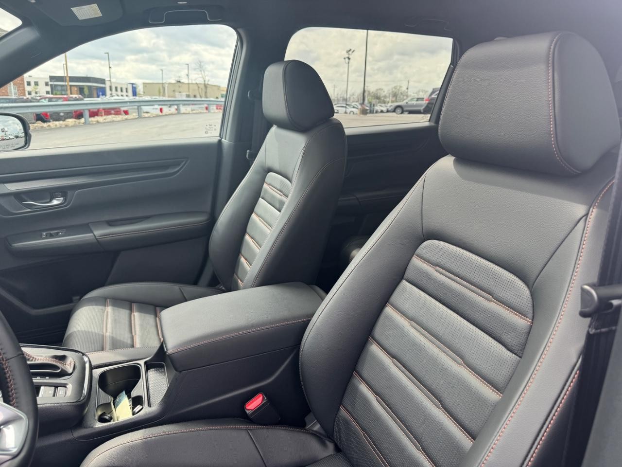 Honda CR-V Hybrid Vehicle Full-screen Gallery Image 21