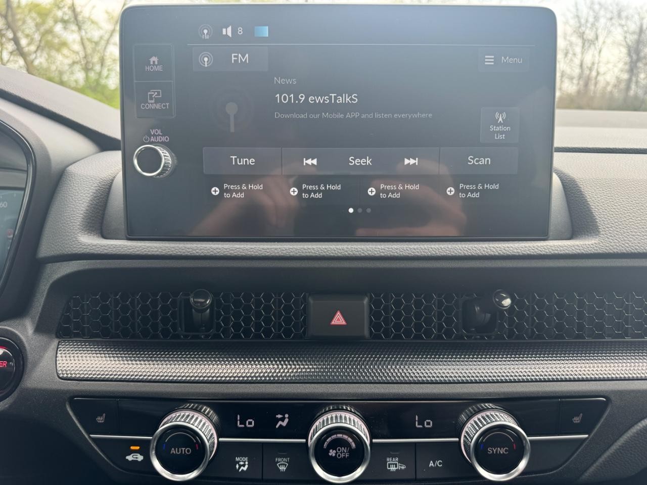Honda CR-V Hybrid Vehicle Full-screen Gallery Image 25