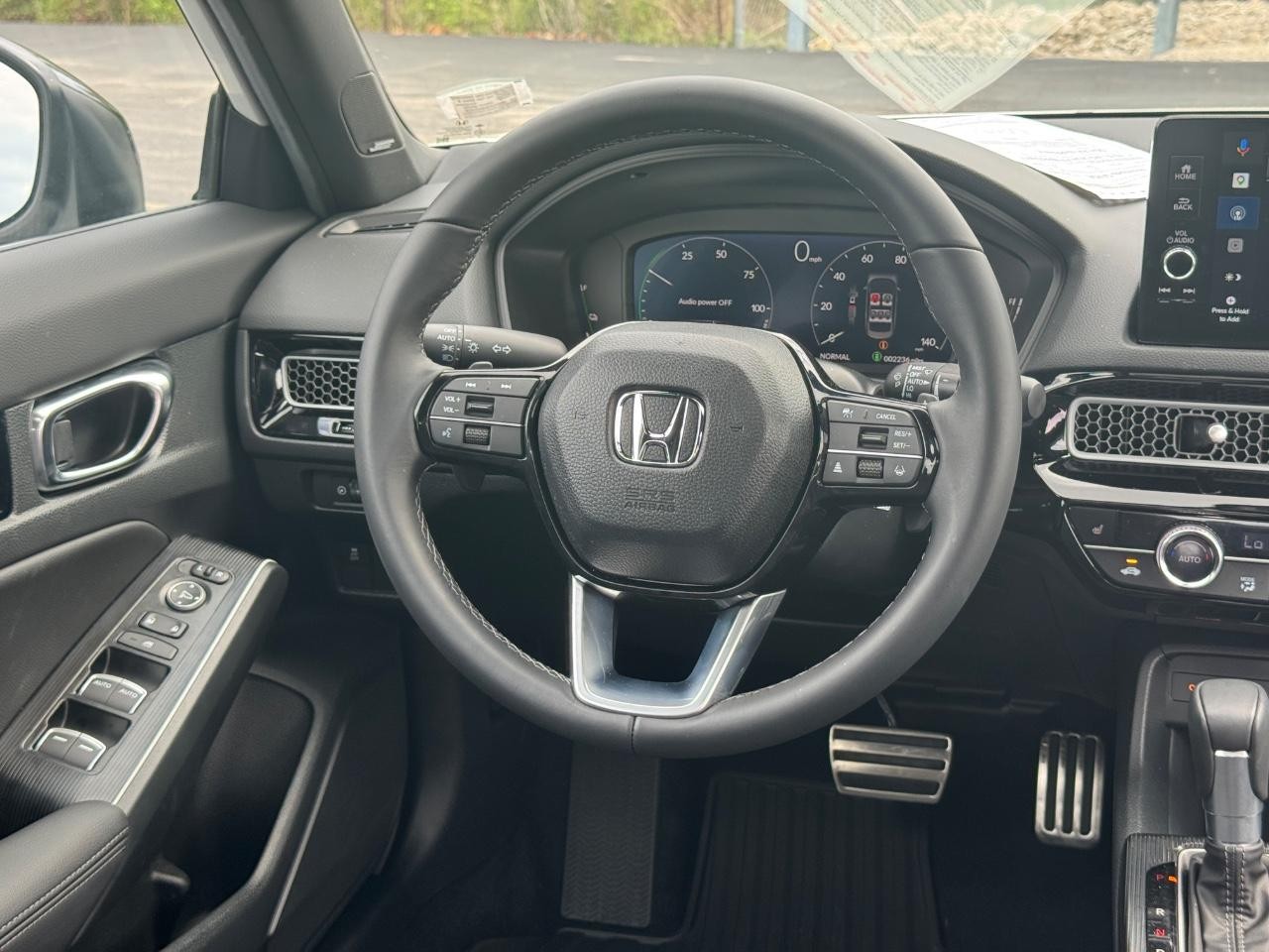 Honda Civic Sedan Hybrid Vehicle Full-screen Gallery Image 11