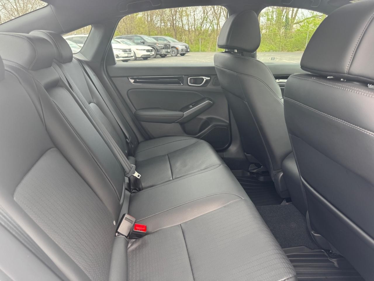 Honda Civic Sedan Hybrid Vehicle Full-screen Gallery Image 13