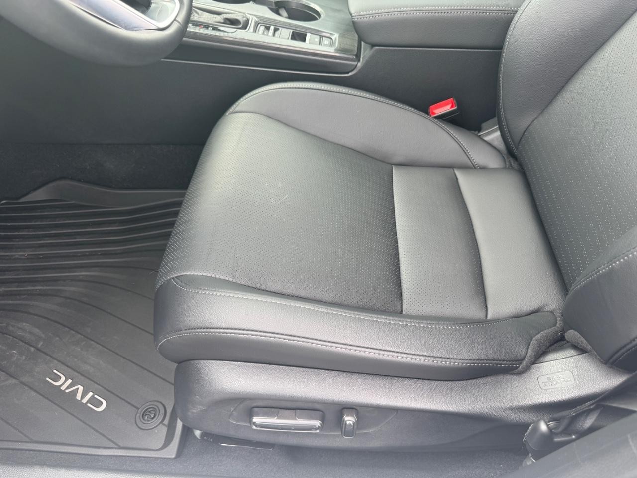 Honda Civic Sedan Hybrid Vehicle Full-screen Gallery Image 17